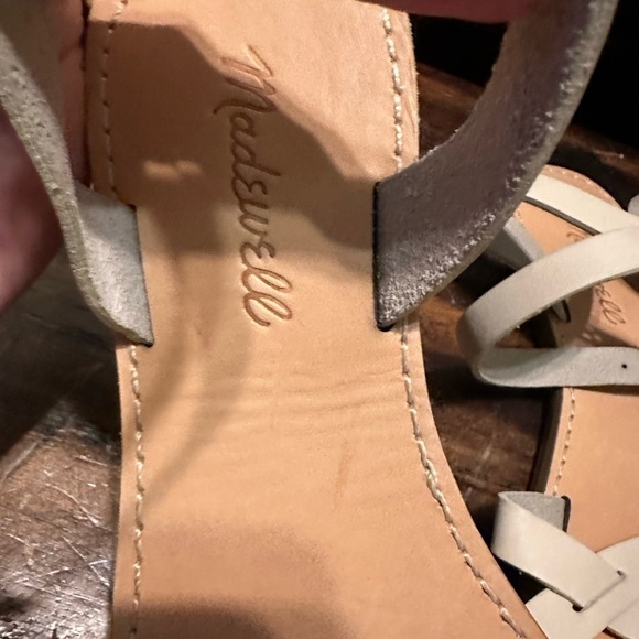 Women’s Madewell Flats Sandals tan cream off-white size 6.5 EUC - Picture 2 of 3